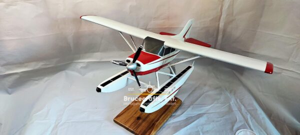 MAULE M-7-235 Floatplane with detailed craftsmanship.